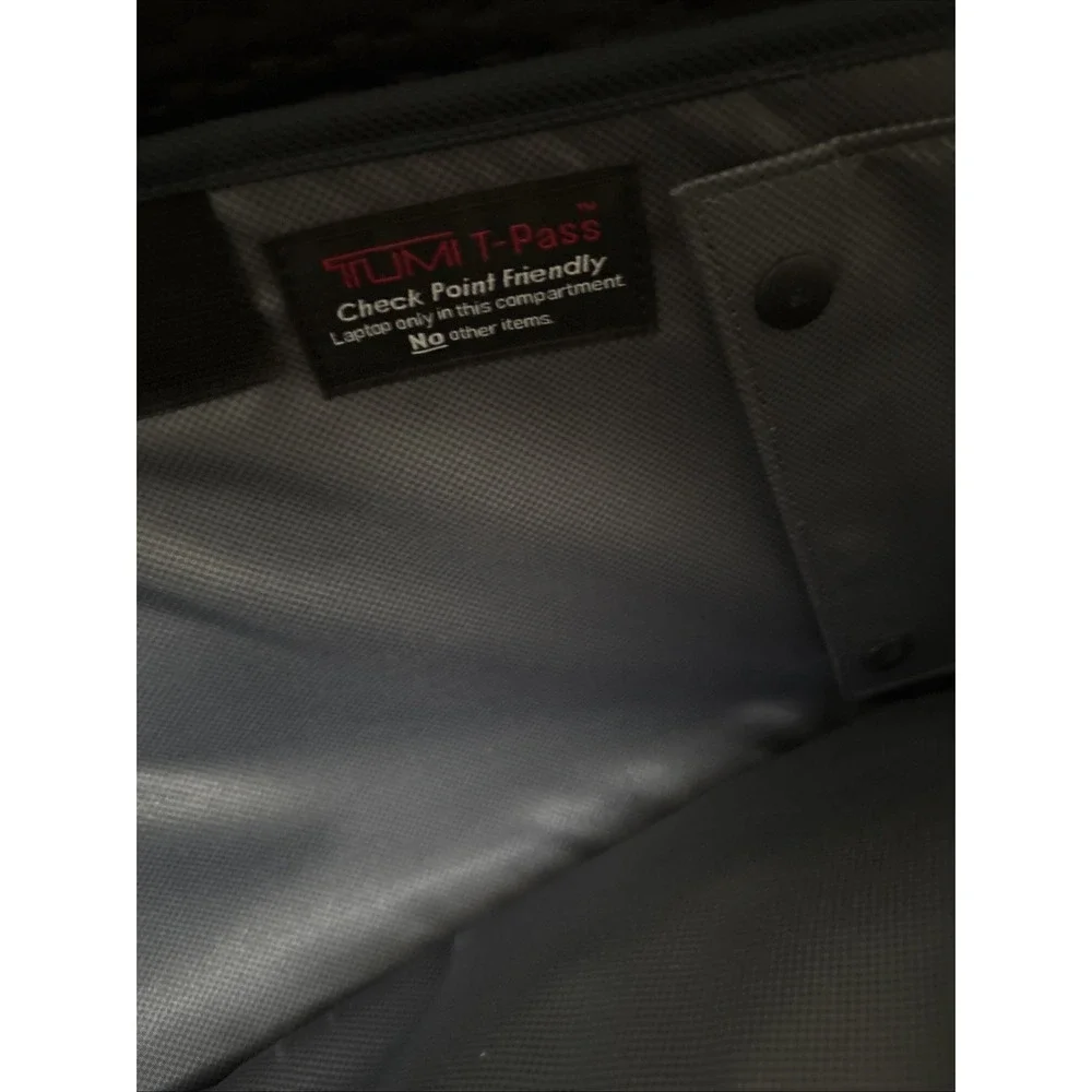 Tumi Alpha 1 T-Pass Leather Laptop Briefcase Style 96516 MINT Travel Work